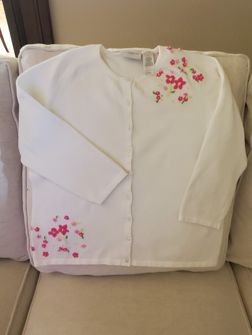 Liz Claiborne White Floral Embroidered Button Cardigan-size  Medium